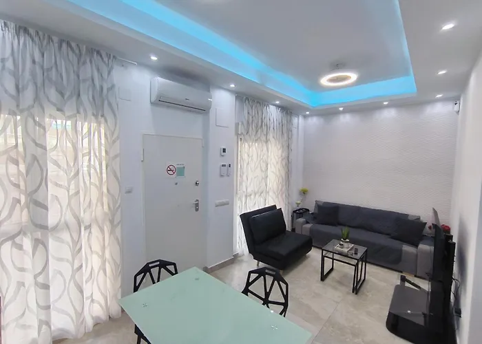 And Holidays 푸엔히롤라